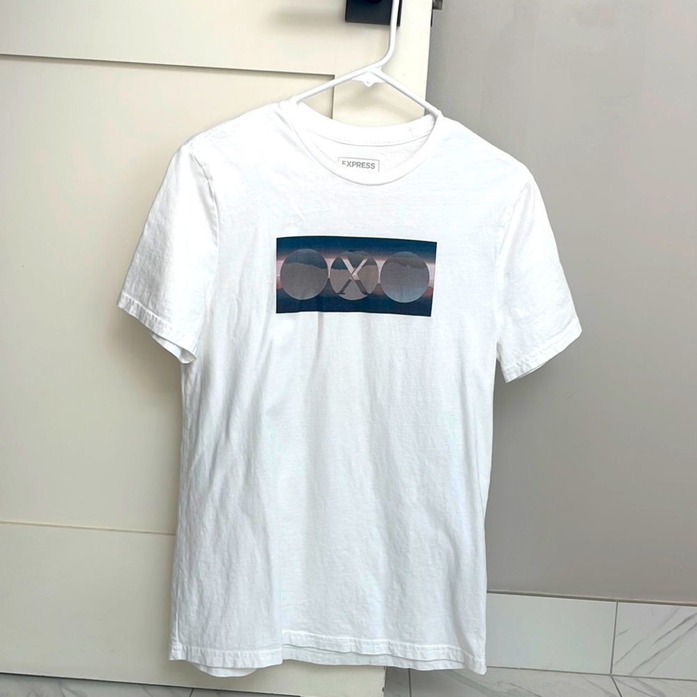 EXPRESS Men’s Short Sleeve Tshirt
